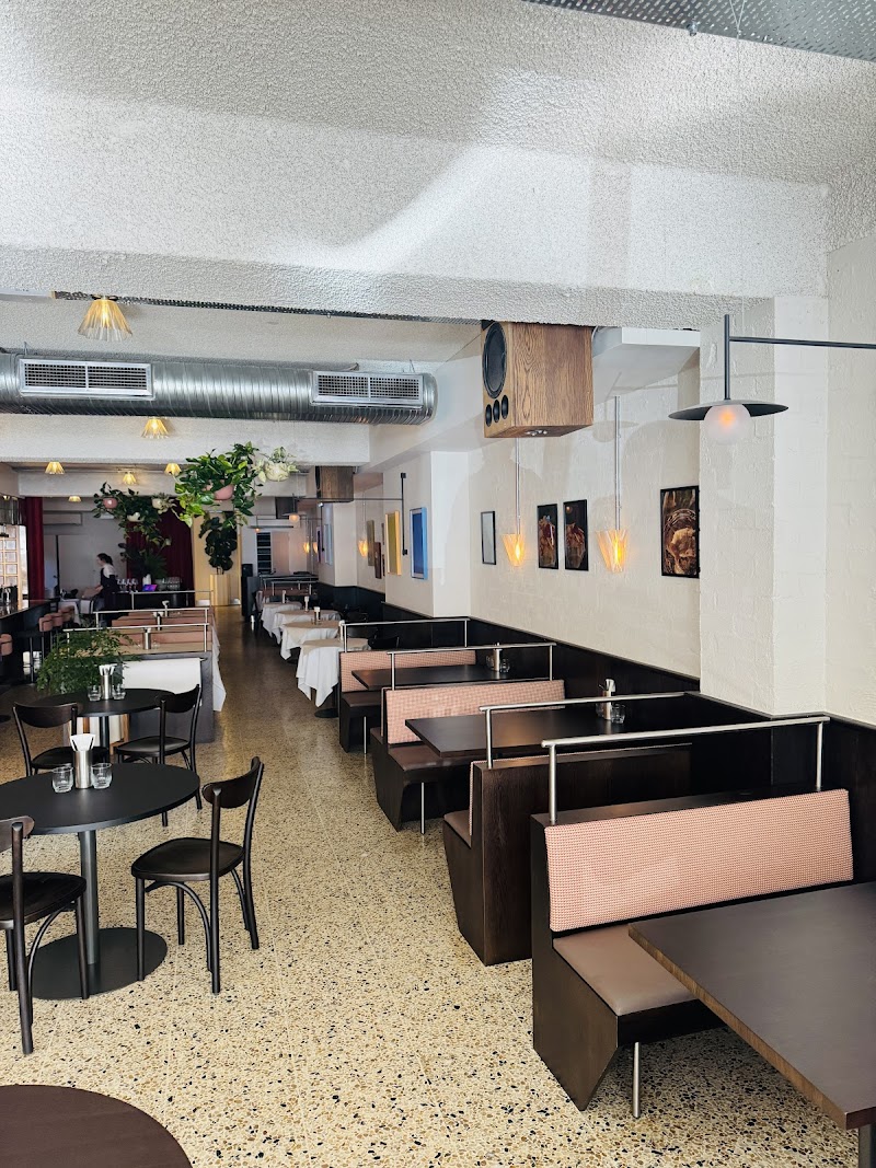 Daphne / Brunswick East