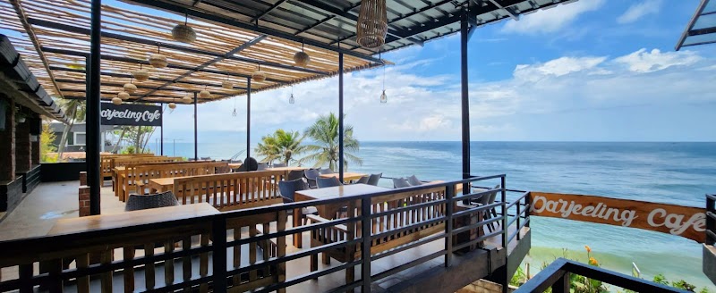 Darjeeling Cafe / Varkala