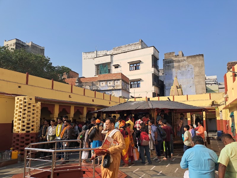 Dhanvantari Kuwa / Varanasi