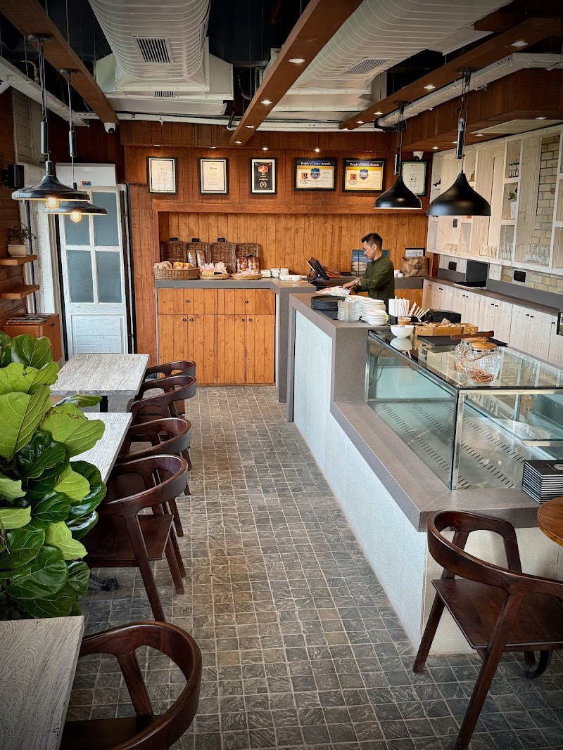 DiGhent Cafe / Gurgaon