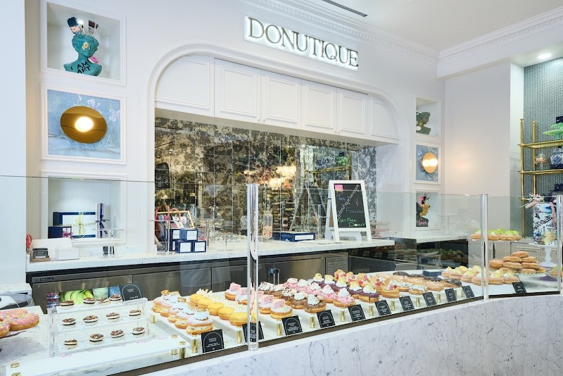 Donutique / Venetian Palazzo Place mentioned in saved reels