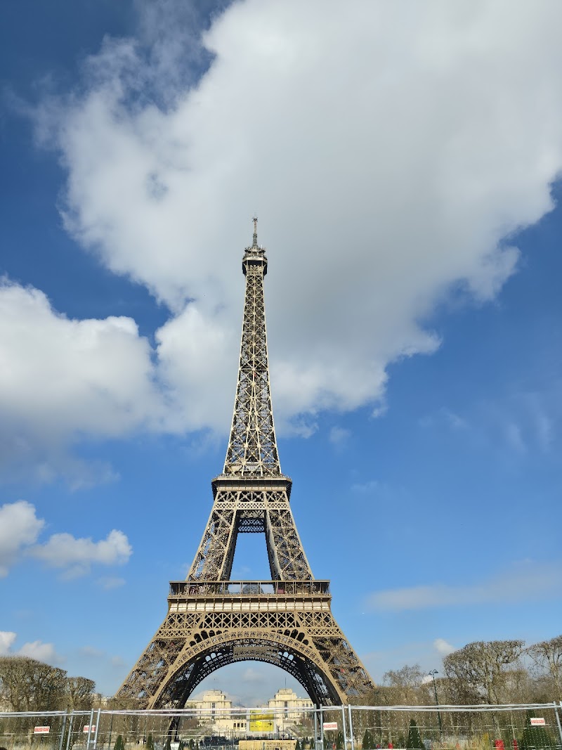 Eiffel Tower / Paris Place mentioned in saved reels