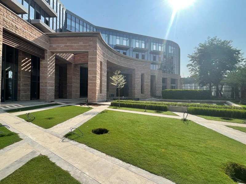 Eldeco Centre / Delhi