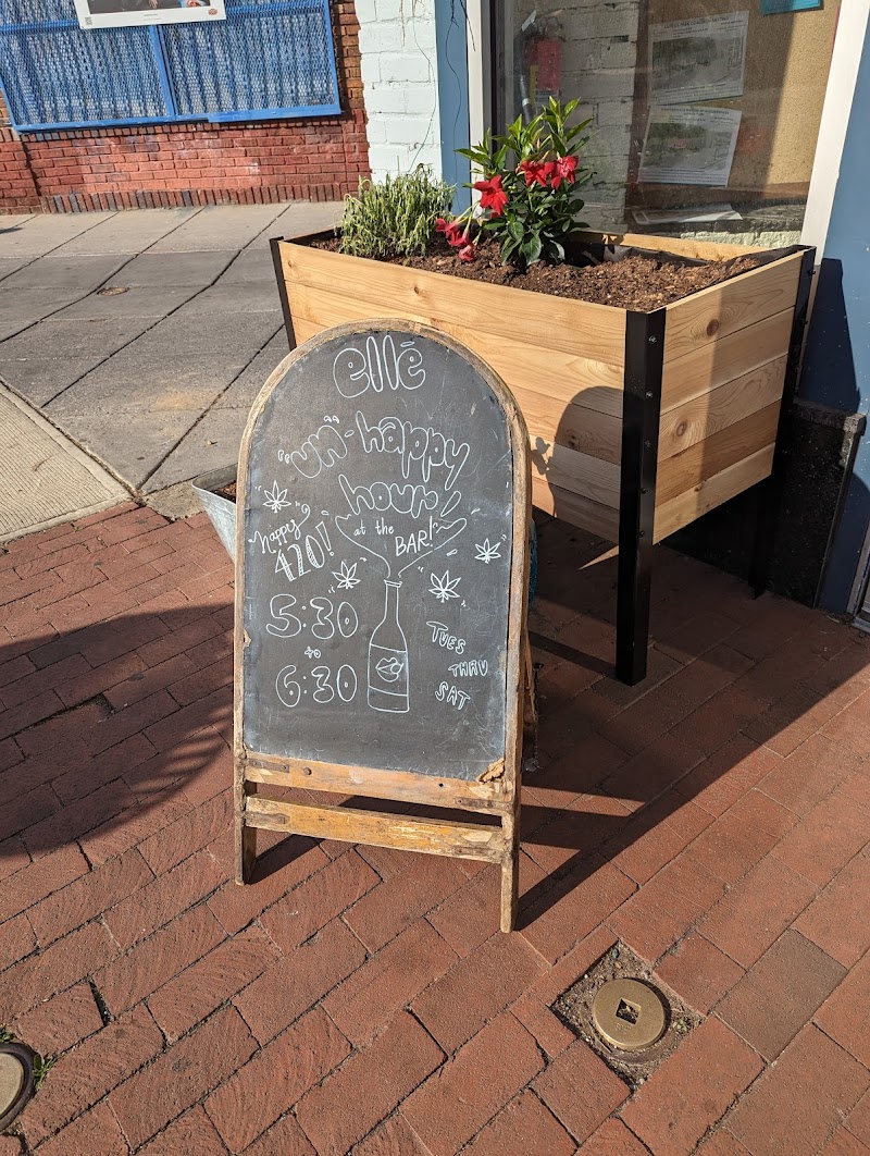 Elle / DC Place mentioned in saved reels