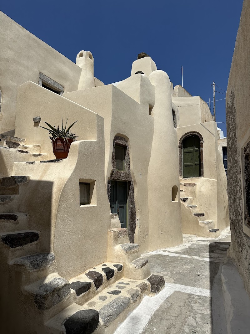 Emporio Kastelli / Santorini Place mentioned in saved reels