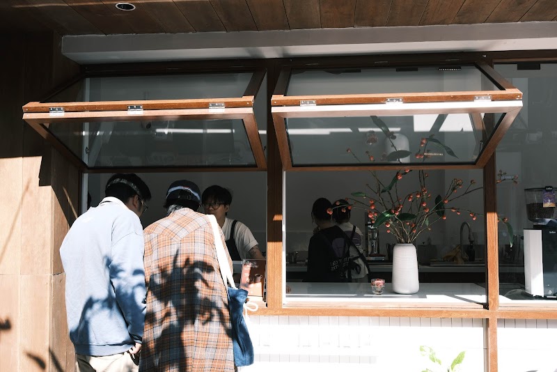 Every Half Coffee Roasters / Hanoi