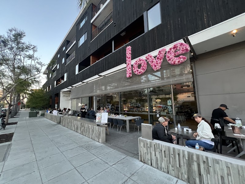 Extraordinary Desserts Place mentioned in saved reels