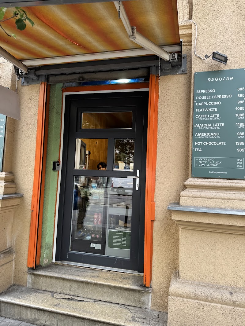 Flatty Coffee Shop / Budapest