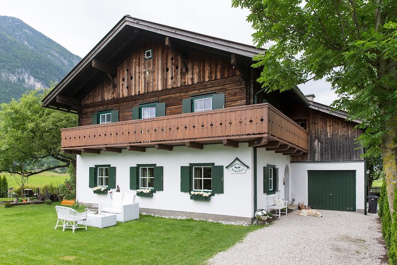 Forester’s Chalet / Golling