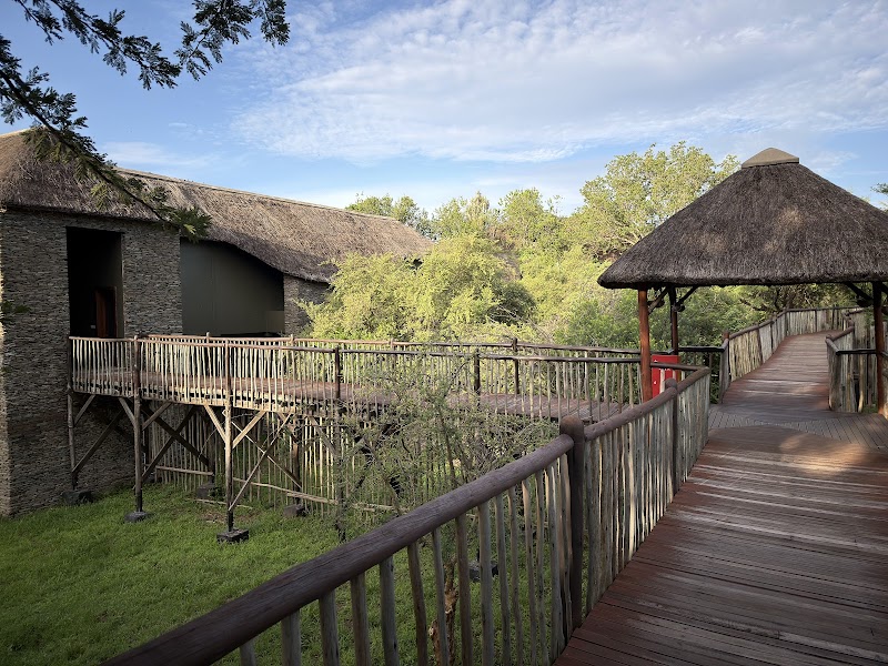 Four Seasons Safari Lodge / Serengeti