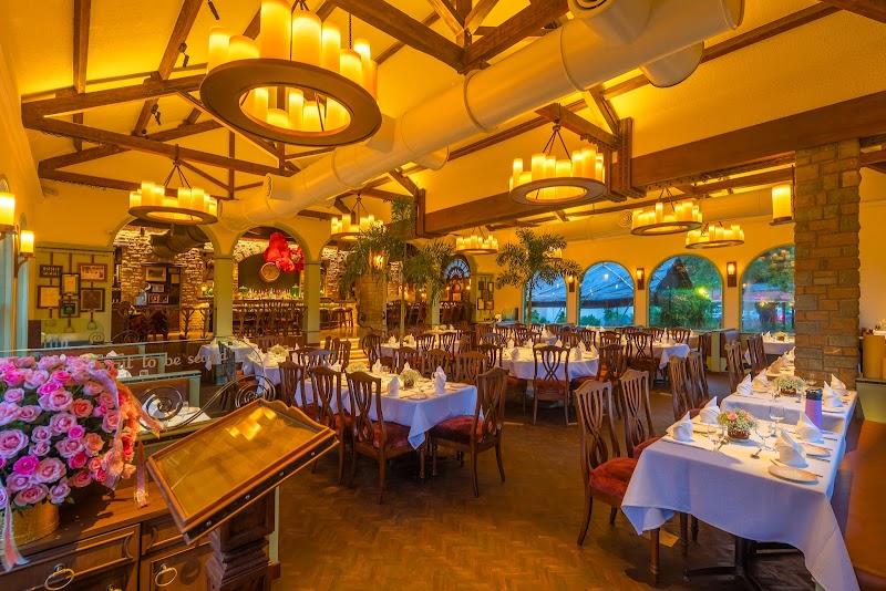 Gallops Restaurant / Mahalaxmi