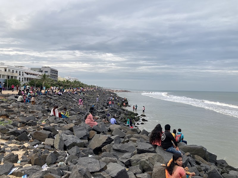 Gandhi Statue / Pondicherry