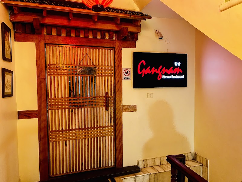 Gangnam korean restaurant / Majnu ka Tilla