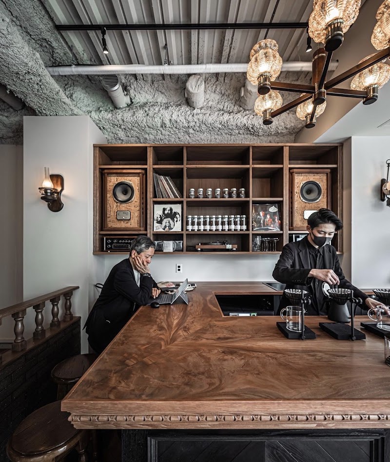 Glitch Coffee and Roasters / Ginza Place mentioned in saved reels