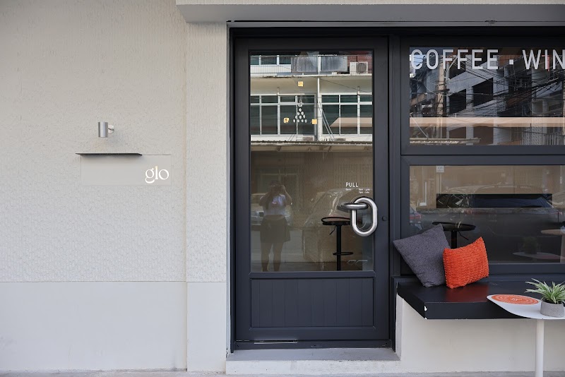 Glo/Afterglo / Pom Prap Sattru Phai