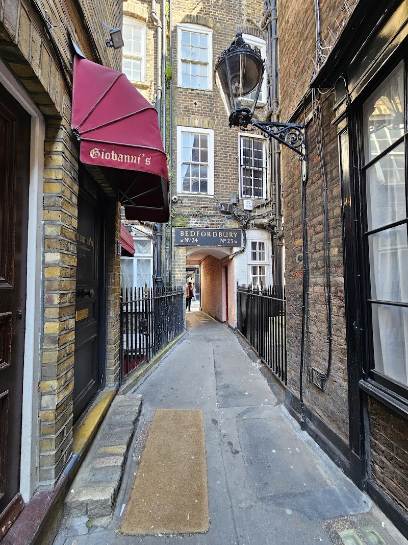 Goodwin's Court / London