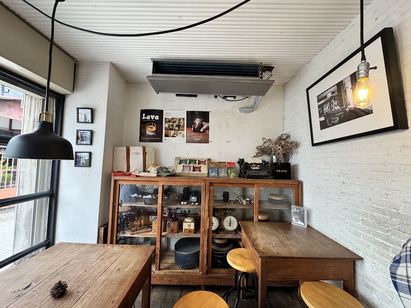 Graph Coffee / Chiang Mai Place mentioned in saved reels