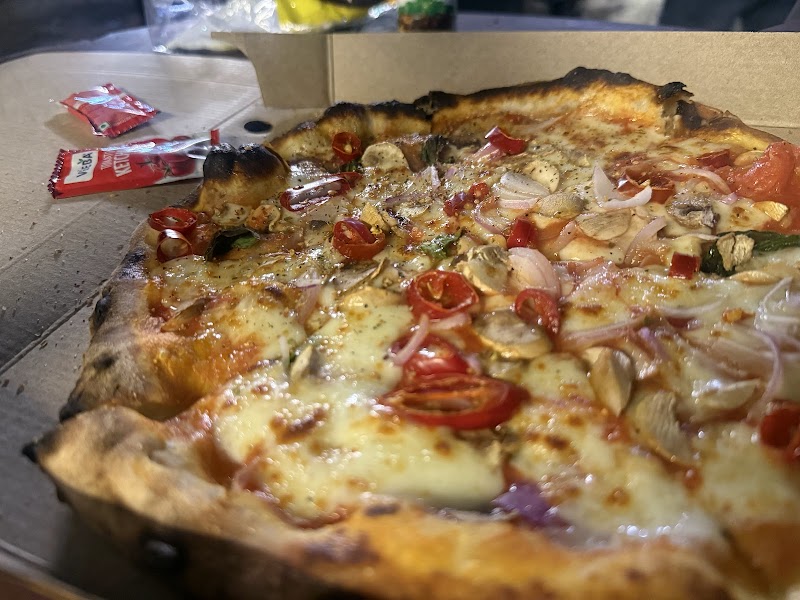 GUSTOO Italiano / Sector 76