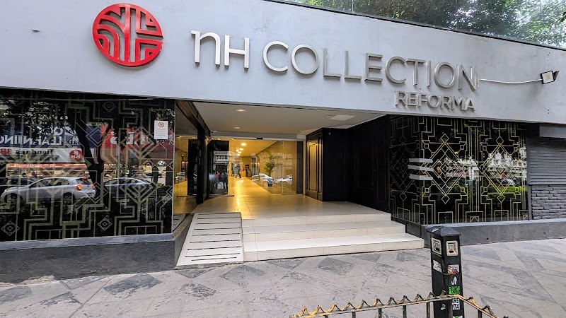 Handshake / Mexico City