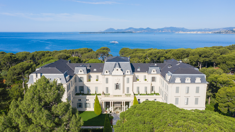 Hotel du Cap-Eden-Roc Place mentioned in saved reels