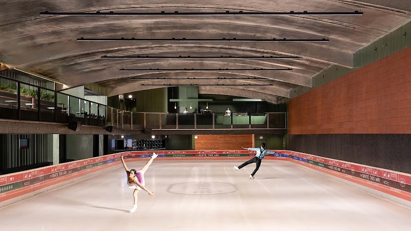 I skate by Roseate / Gurgaon