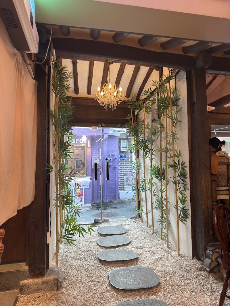 Ikseon Chihyang / Seoul Place mentioned in saved reels