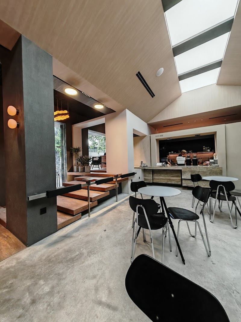 IM Coffee Bar / Hanoi