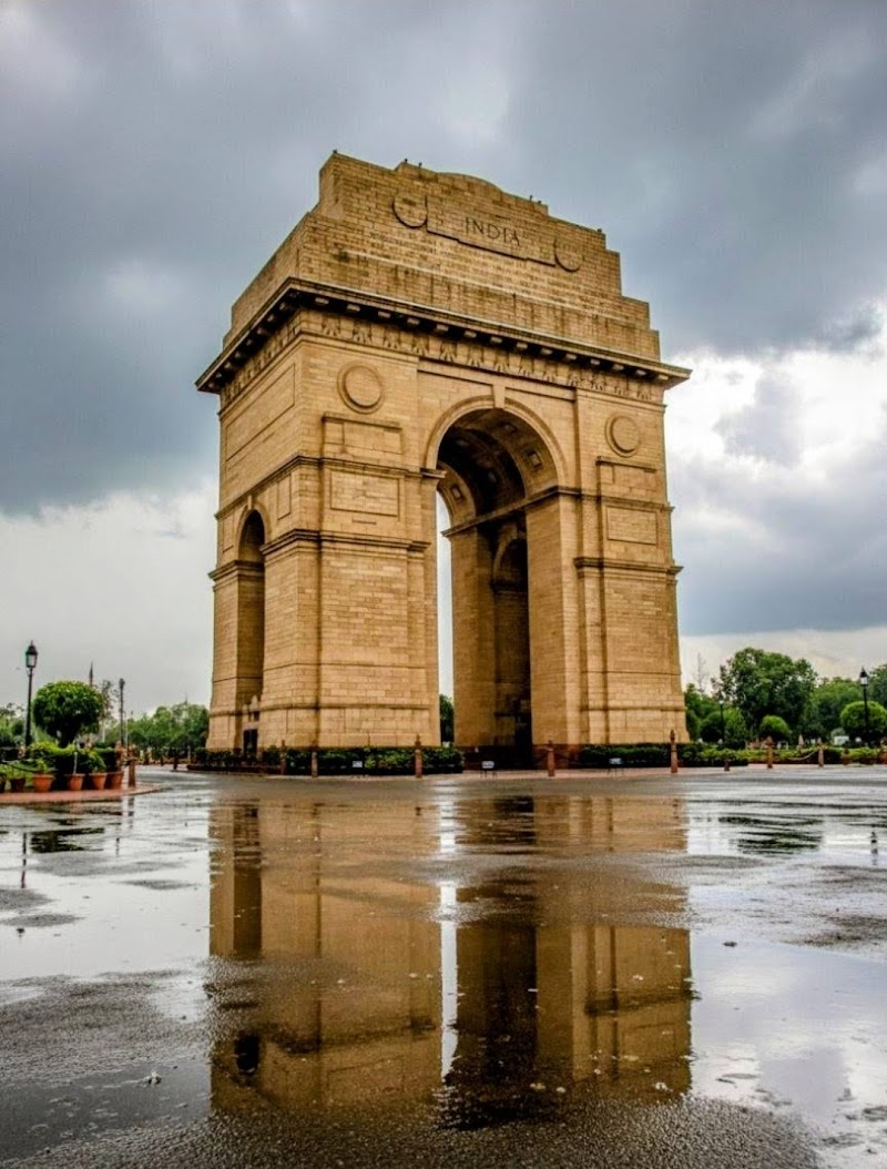 India Gate / Delhi Place mentioned in saved reels