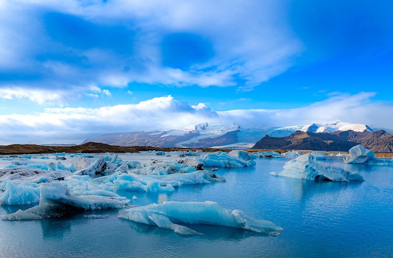 Jökulsárlón Glacier Lagoon / Iceland Place mentioned in saved reels
