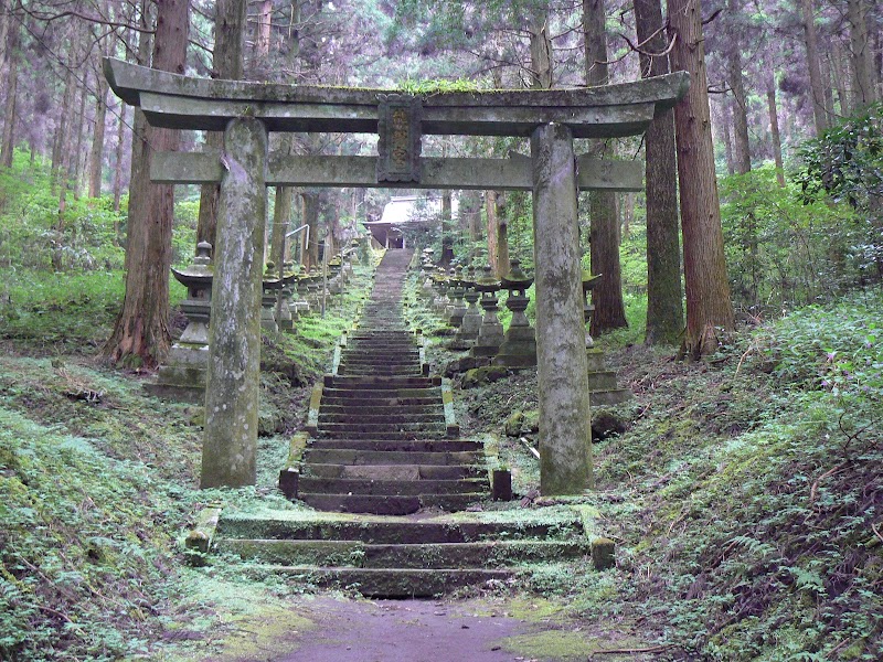 Kamishikimi Kumanoimasu Shrine / Aso-Kuju National Park