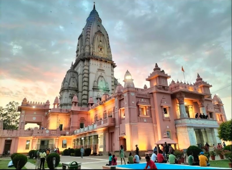 Kashi Vishwanath Mandir Place mentioned in saved reels