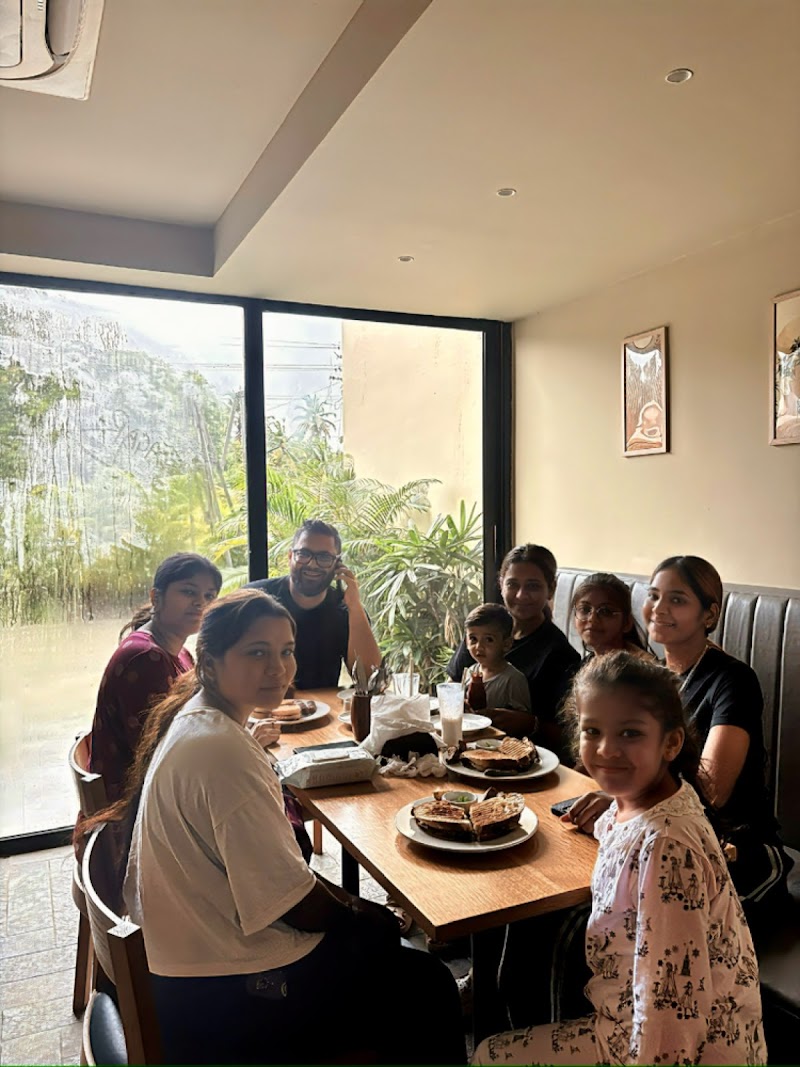 Kefi Cafe / Candolim