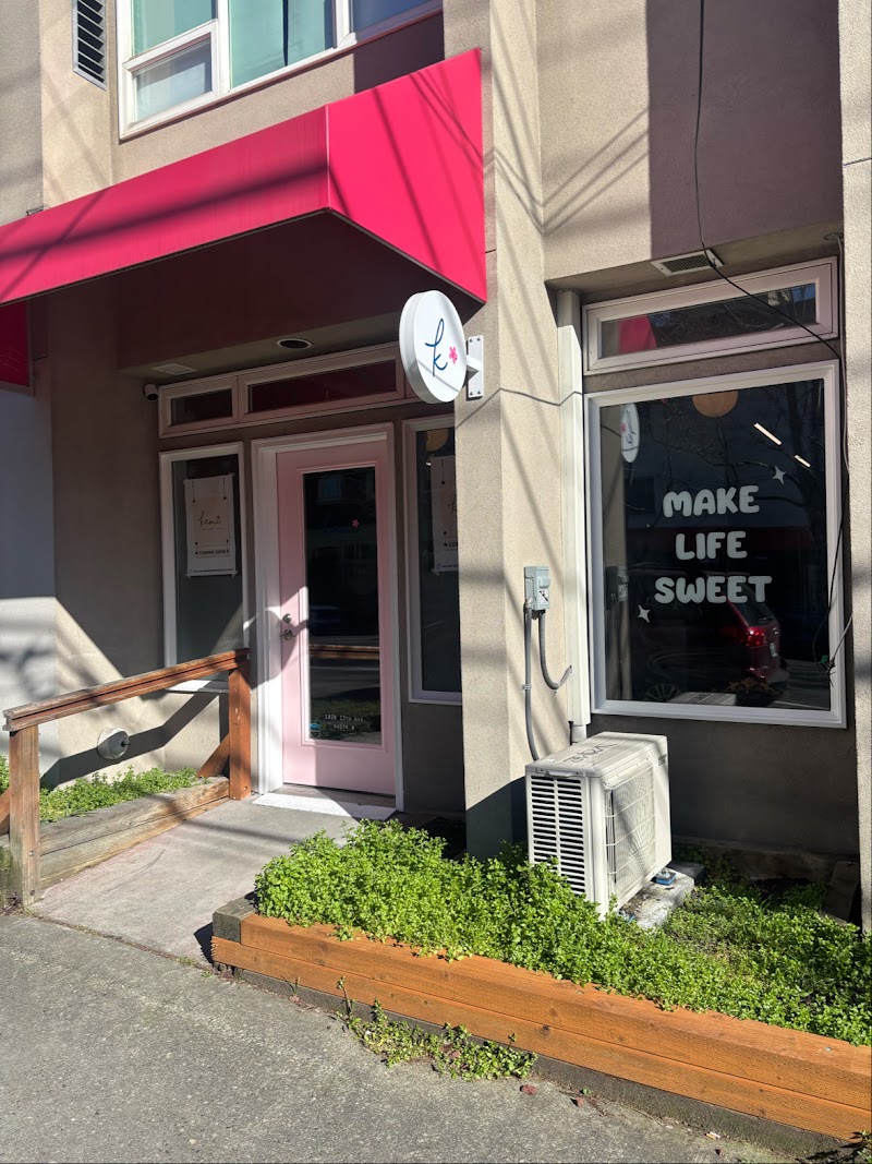 Kemi Dessert Bar Place mentioned in saved reels