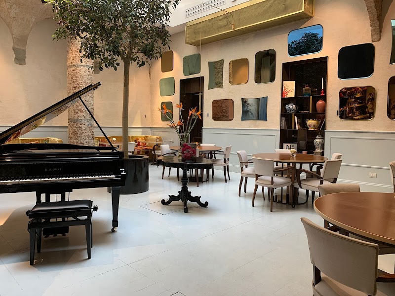 La Menagere / Florence