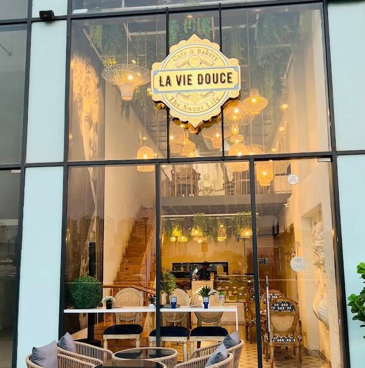 La Vie Douce / Sector 65