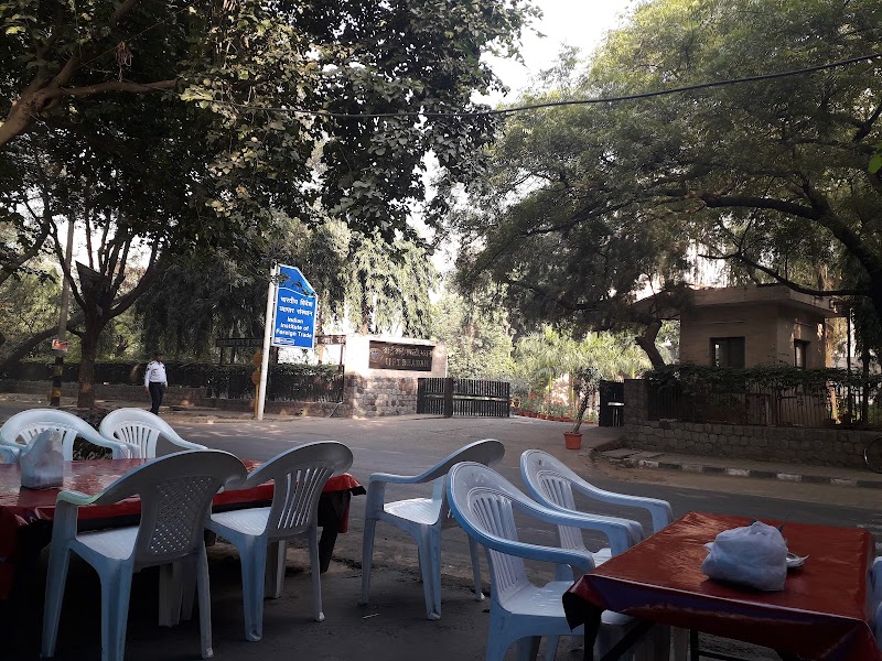 Laxman Fast Food / Qutab Institutional Area