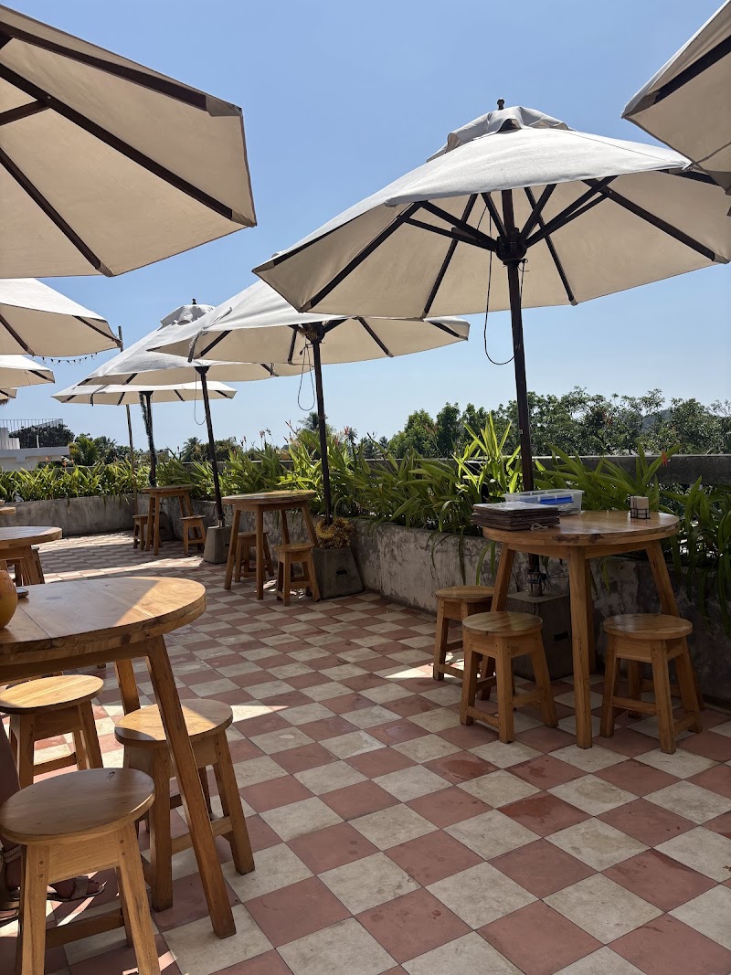 Layback rooftop / Weligama