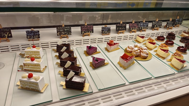 Lazy Suzy / Bangalore Place mentioned in saved reels