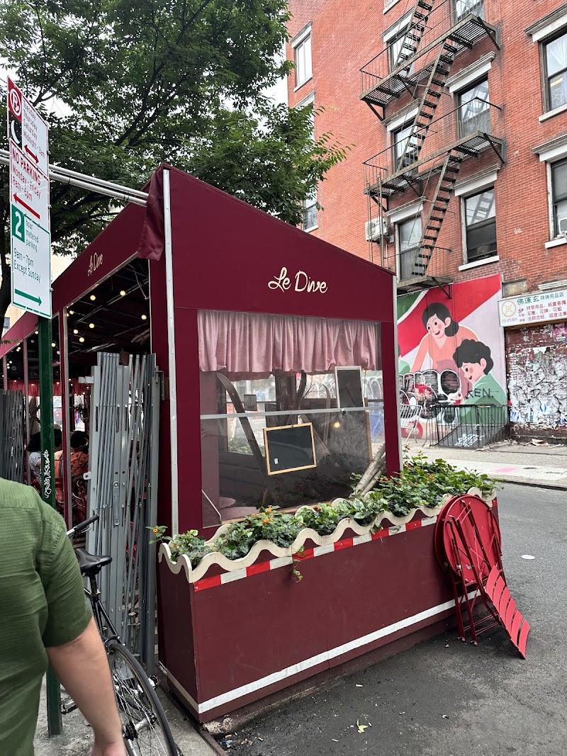 Le Dive / NYC Place mentioned in saved reels