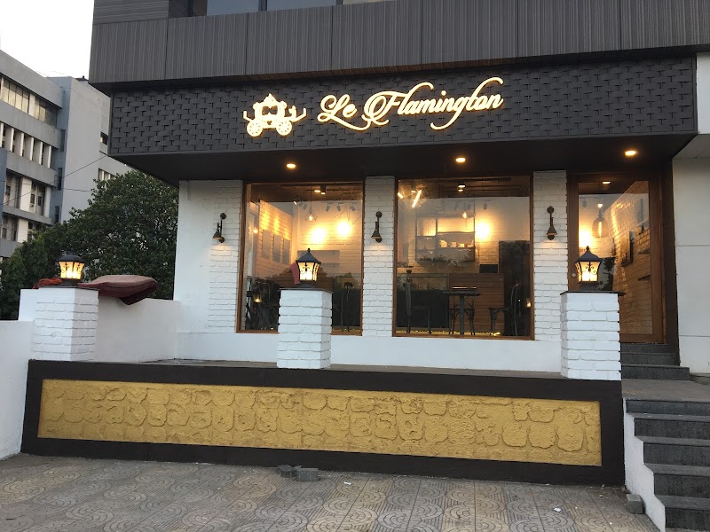 Le Flamington / Kalyani Nagar