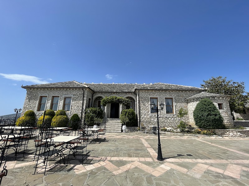 Lekuresi Castle / Sarande