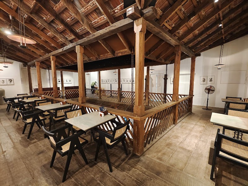 Lila Cafe / Fort Nagar