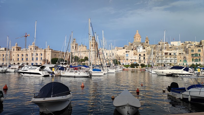 L’Isla Place mentioned in saved reels