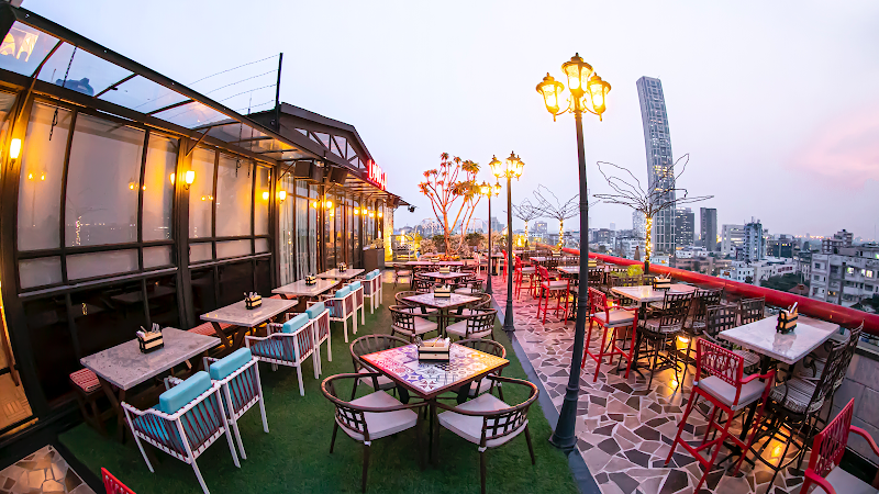 LMNOQ Skybar / Park Street Area Place mentioned in saved reels
