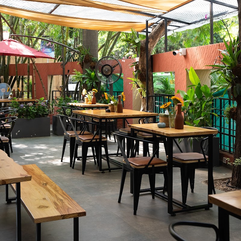 Loam Bistro / Pune