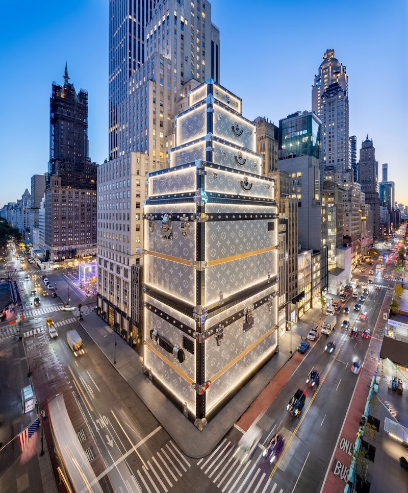Louis Vuitton Trunk / Fifth Avenue Place mentioned in saved reels