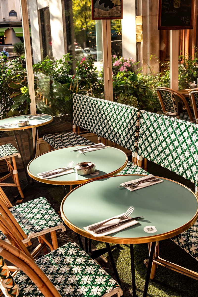 LouLou / Paris Place mentioned in saved reels