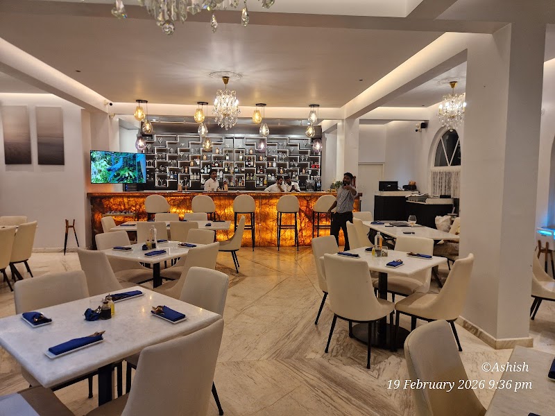 Élysées by Rhian / Candolim