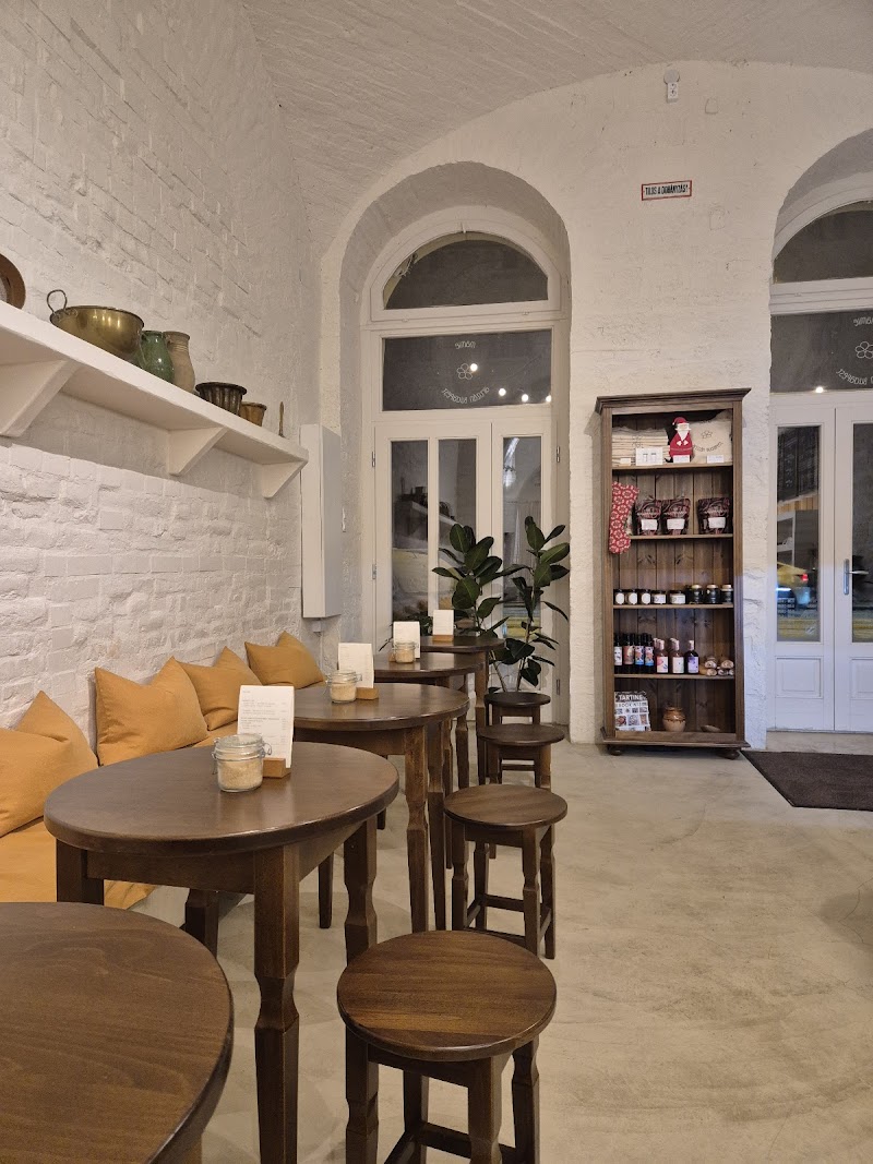 Mamie Budapest / Budapest