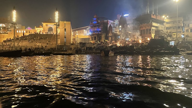 Manikarnika Ghat / Varanasi